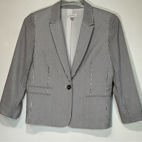 Tahari Pinstripe Blazer Grey & White Stripes Spring Summer Jacket Size 10 - Picture 1 of 9